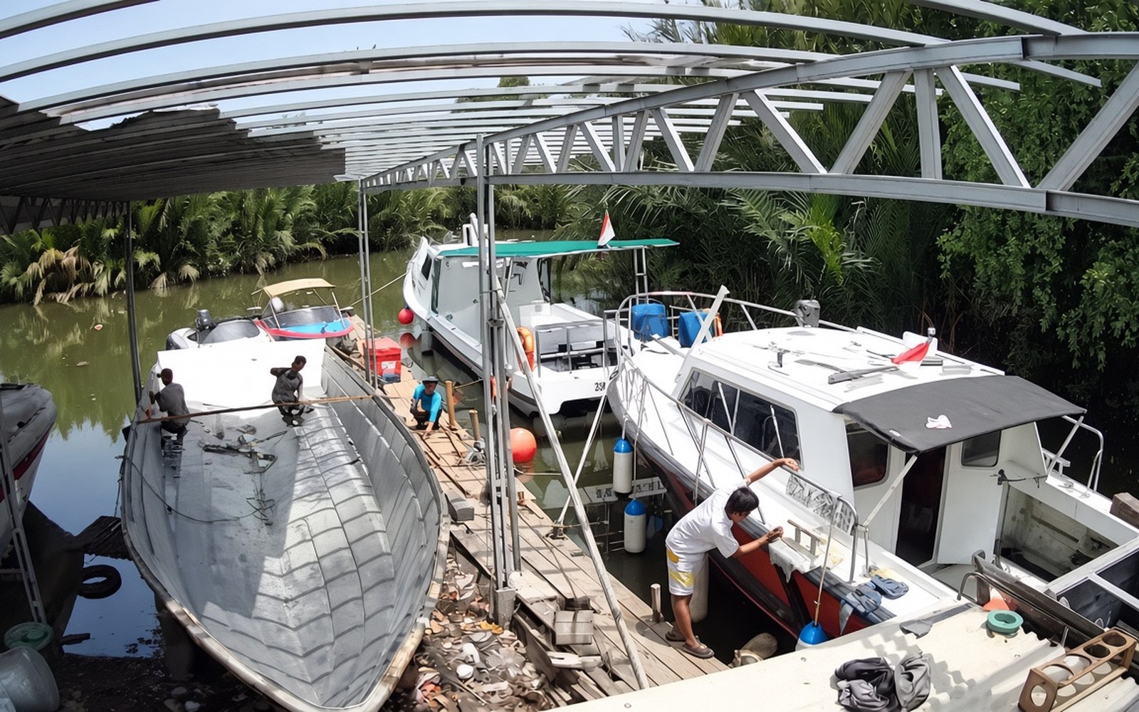 Repair and maintenance at the Marunda shed