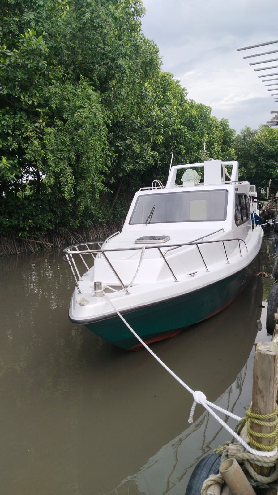 Support boat at the berth